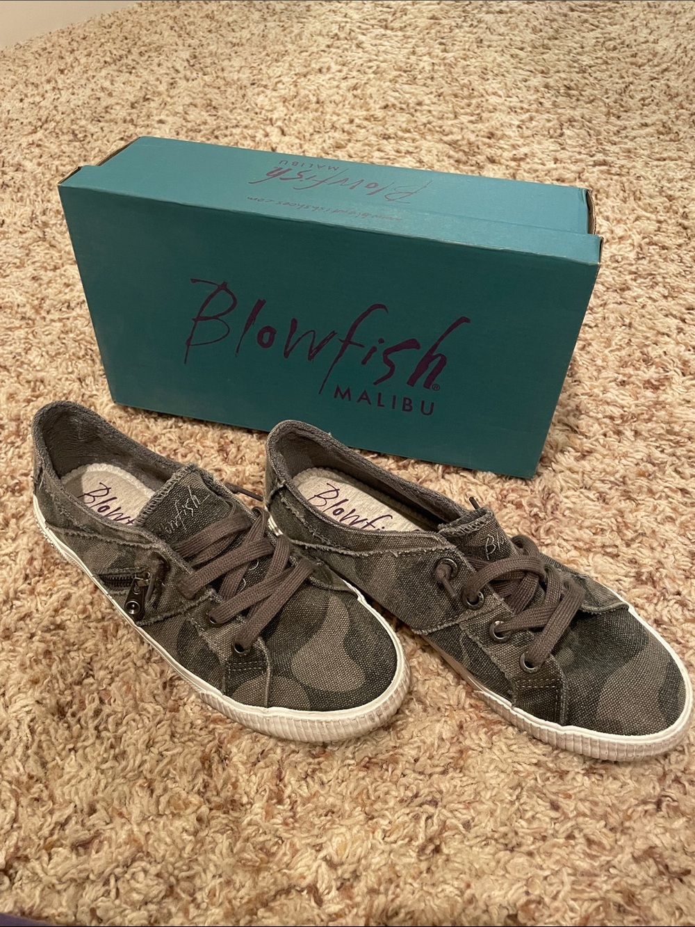 Blowfish Camouflage Gray Canvas Low-Top Sneakers. Size 10